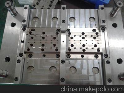 塑膠模具與五金模具 圖片、分類與東莞業(yè)勤的應(yīng)用